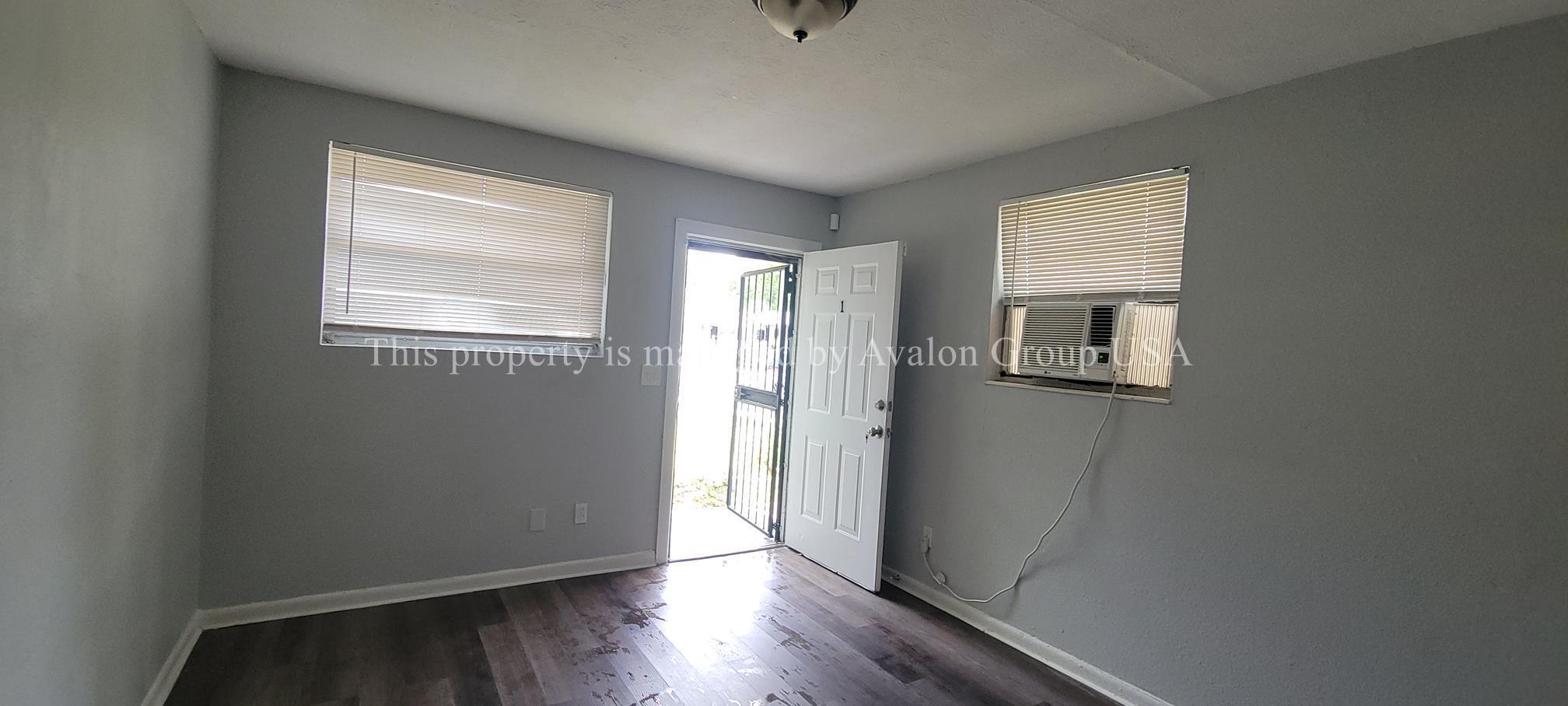 Building Photo - 1716 Whitner St