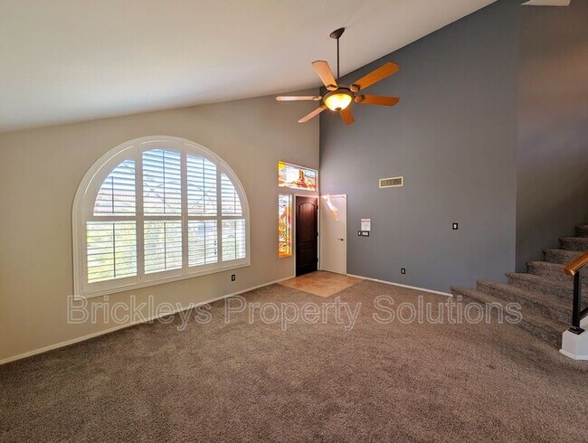 Building Photo - 2340 W Myrtle Dr