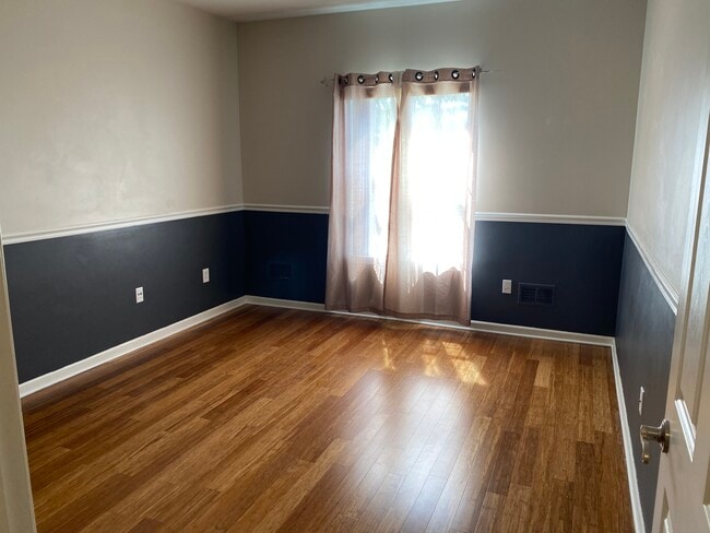 Building Photo - 54738 Monarch Dr