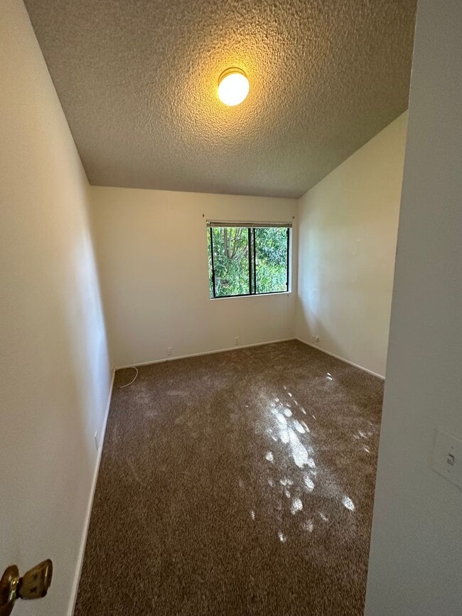 Building Photo - Upstairs 2 bed/1bath Apartment in Pacific Beach
