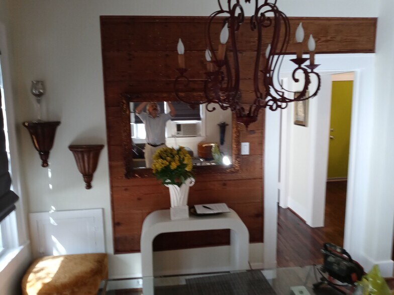 Building Photo - 4101 Dallas St