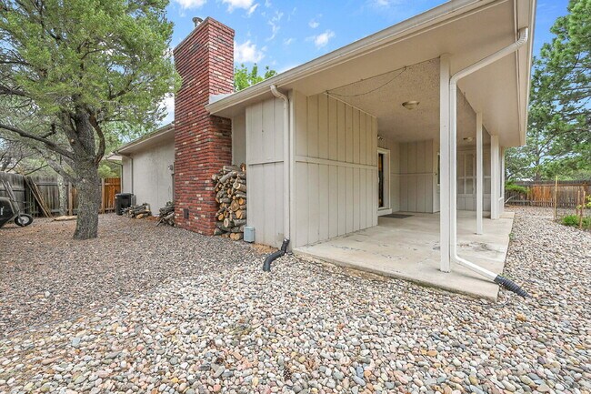 Building Photo - $2,895.00, 4 bed, 3.5 bath, located in Col...