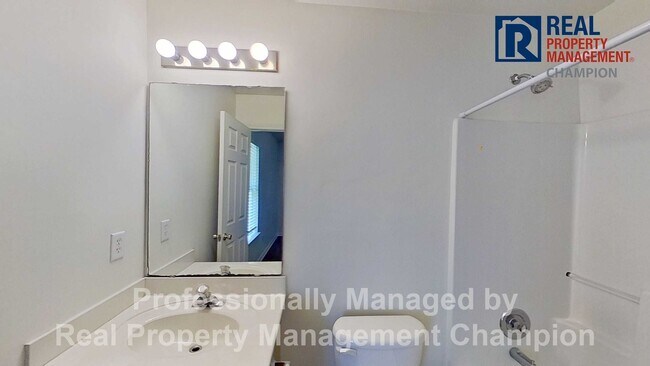 Building Photo - 3 BD/2BA Home in Azalea Trace w/Fenced Backyard and Exciting Updates Underway!