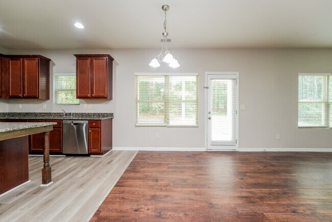 Building Photo - 251 Chandler Bluff Ct SE