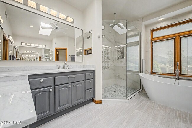 Building Photo - 5812 W Del Lago Cir