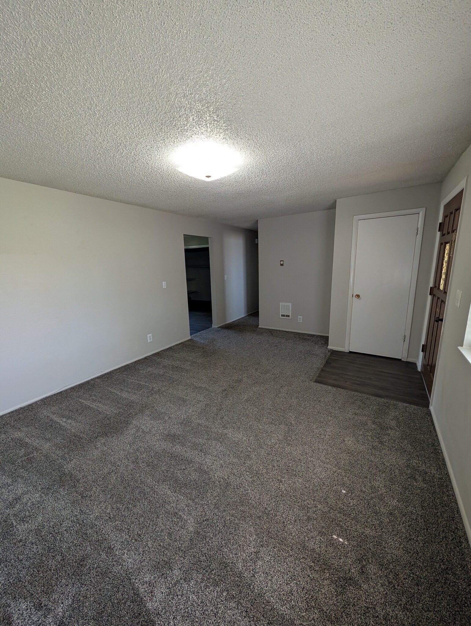 Building Photo - 1827 S Fairway Dr