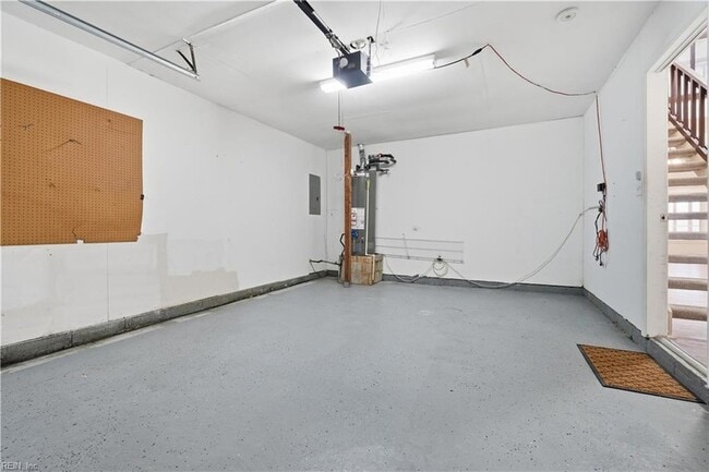 Building Photo - 1329 Thamesford Dr