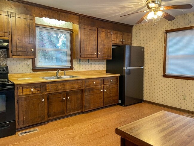 Building Photo - 238 Bull Run Dr