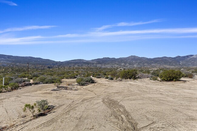 Building Photo - 60661 Chalet Dr