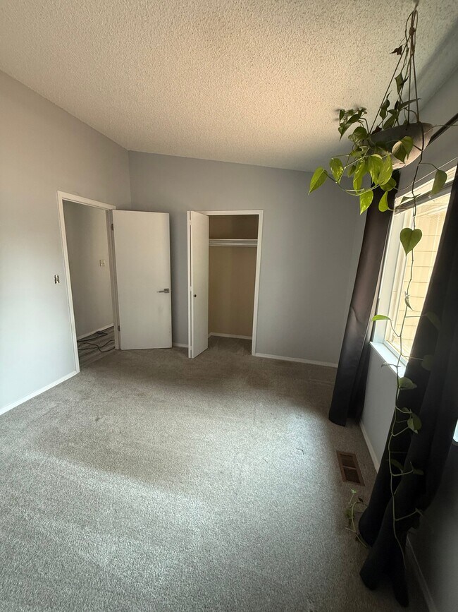 Building Photo - 5730 S Buckskin Pass Dr