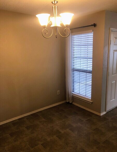 Dining Room - 1202 Thorpe Ln