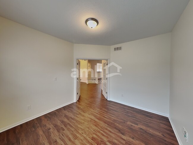 Building Photo - 210 Cherry Tree Ln