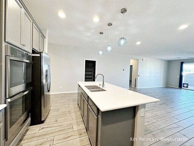 Building Photo - 6033 Torciano St