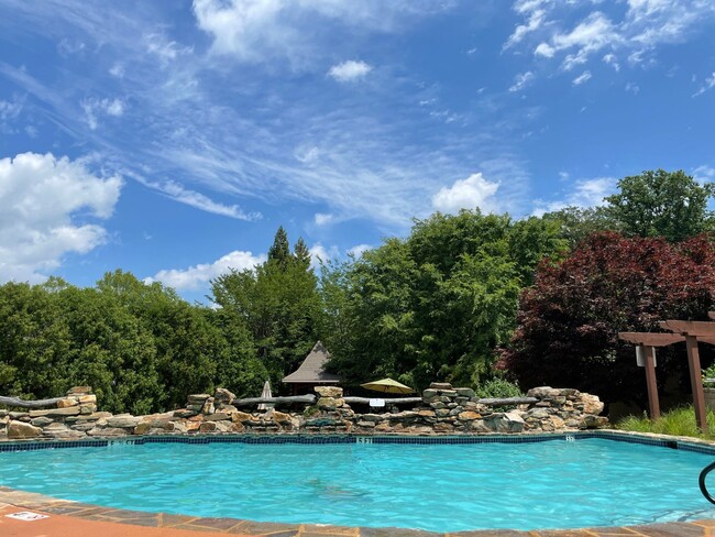 Building Photo - 4 Bedroom 4 Bath culdesac home in the Hart...