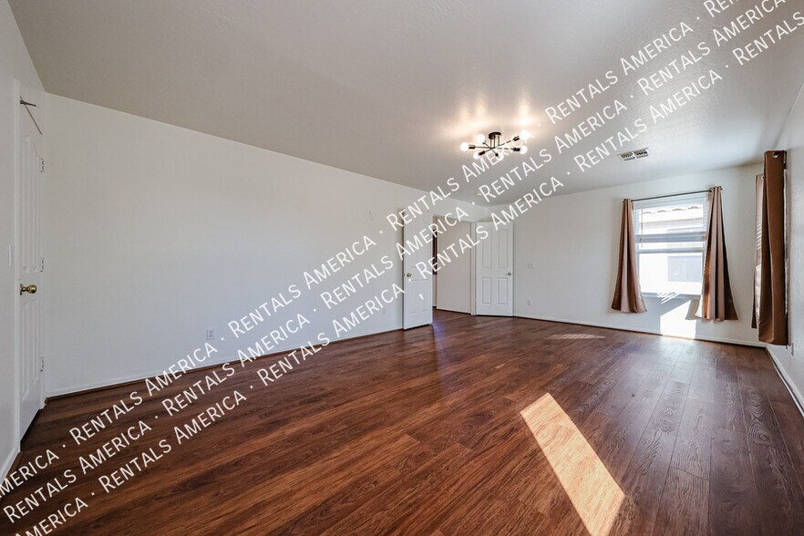 Building Photo - 6175 S Sharon Ct