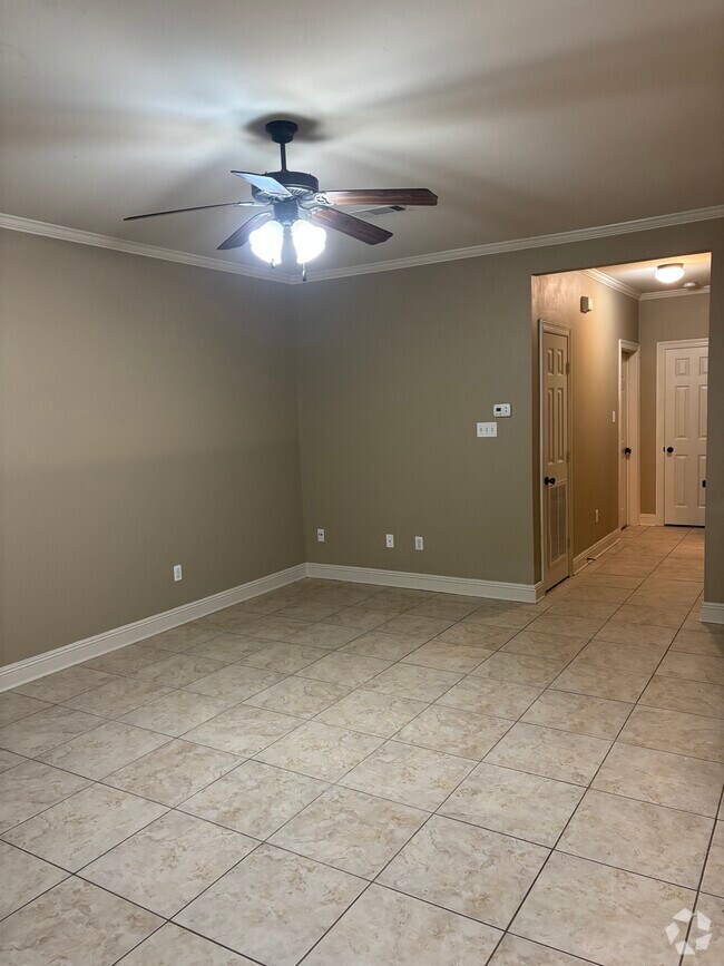 Building Photo - 828 Meadow Bend Dr