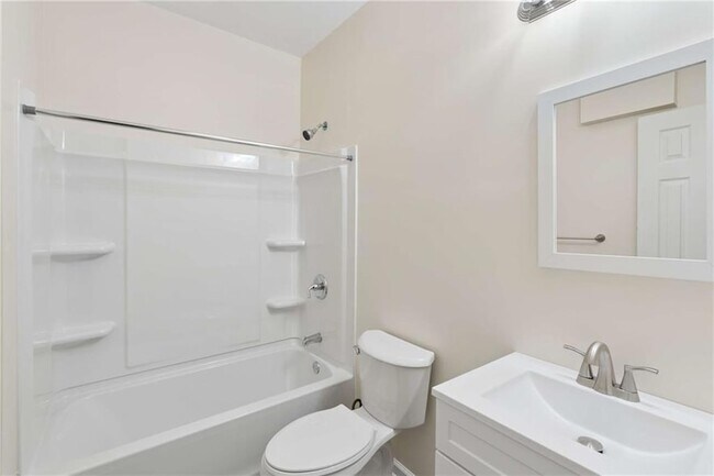 Building Photo - 610 Vinings Estates Dr SE