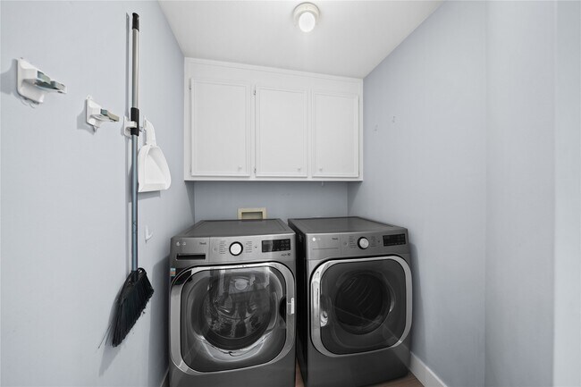 Building Photo - 3006 Brooks Ct