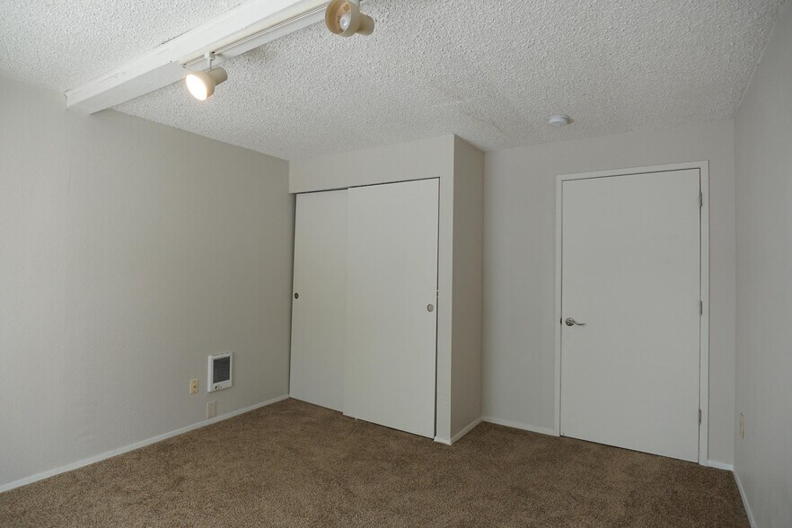 Building Photo - 6508 185th Ave E