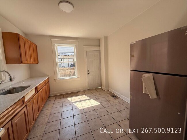 Building Photo - 226 W Ruscomb St