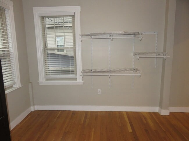 Building Photo - 192 Willow St