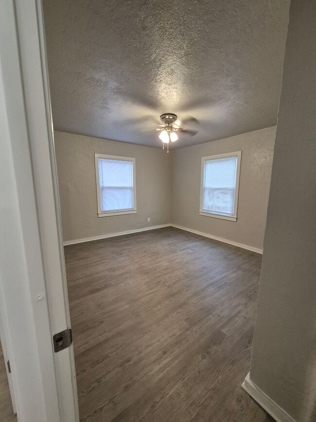 Building Photo - Newly updated Cottage style home in Lawton...