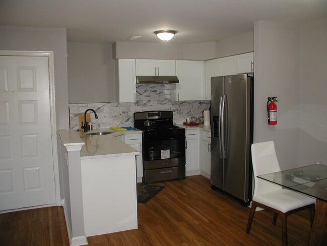 Building Photo - Villages at Berkley - Two bedroom two bath...