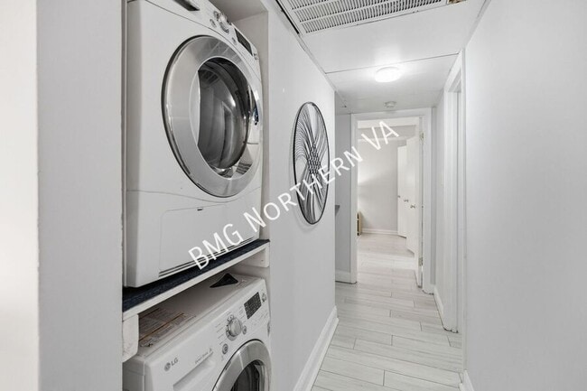 Building Photo - 3310 S 28th St