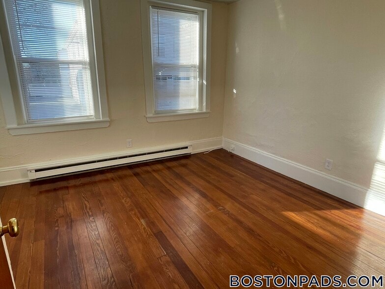 Building Photo - 31 Elmwood St
