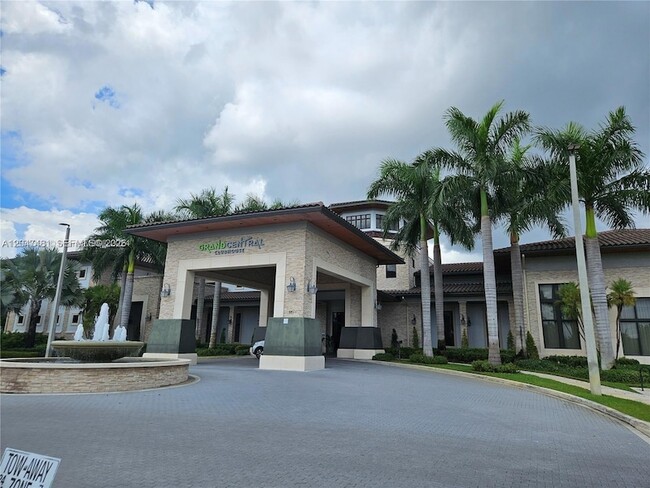 Building Photo - 8195 NW 104th Ave