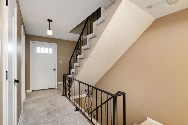 Building Photo - 340 Twykingham Pl