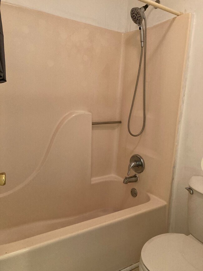 Building Photo - Spacious 3-bedroom, 2-bathroom townhouse available in Edgewood, MD.