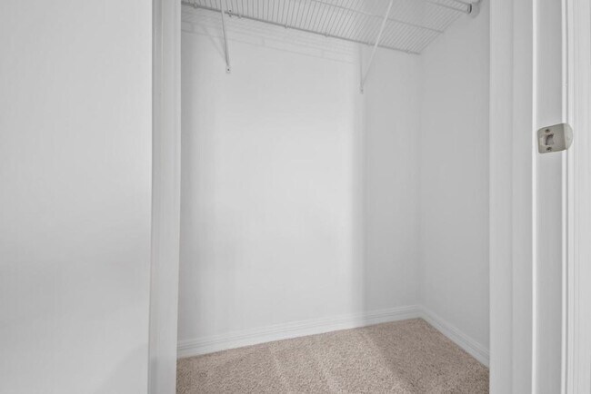 Building Photo - 17538 Northlake Grv Dr