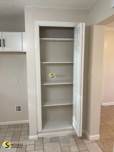 Building Photo - 3721 Colebrooke Dr