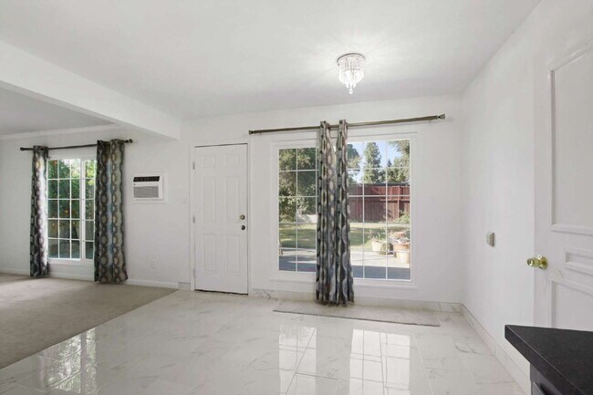 Building Photo - Old East Davis Rental with Spacious Yard, Bonus Room & Easy Bike Access to UC Davis