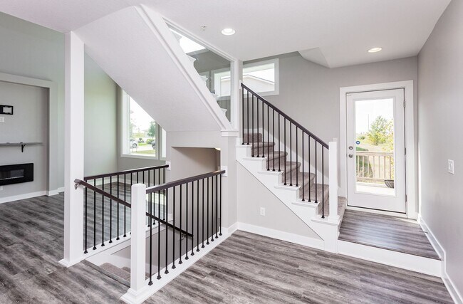 Building Photo - HUGE TOWNHOME!! 2 Bedroom, 3.5 Bathroom Townhome in Grimes!