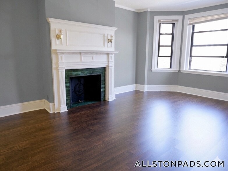 Building Photo - 12 Glenville Ave