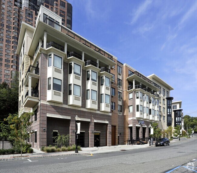Building Photo - 310 Old River Rd