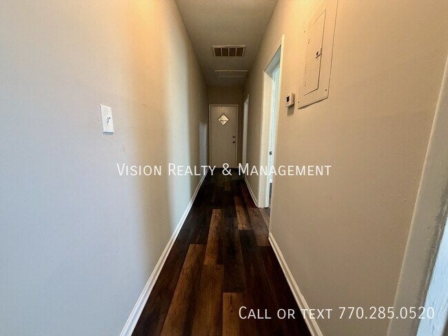 Building Photo - 3284 Stillwood Dr