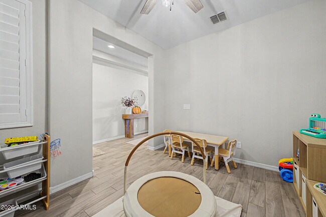 Building Photo - 12113 W Country Club Trail