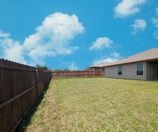 Building Photo - 1108 Bowlus Dr