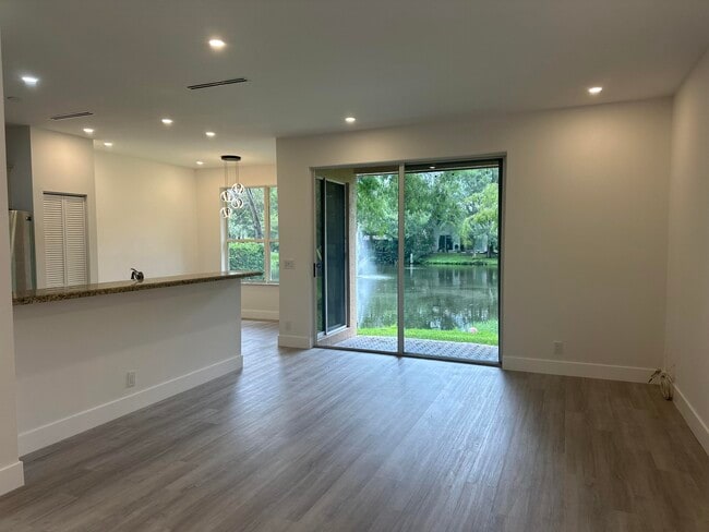 Building Photo - 10702 NW 1st Ct