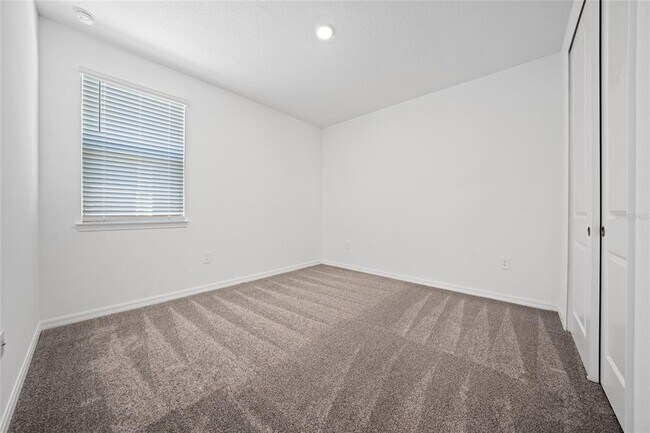 Building Photo - 5148 Goldfinch Dr