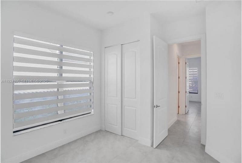 Building Photo - 8450 NW 39th Ct