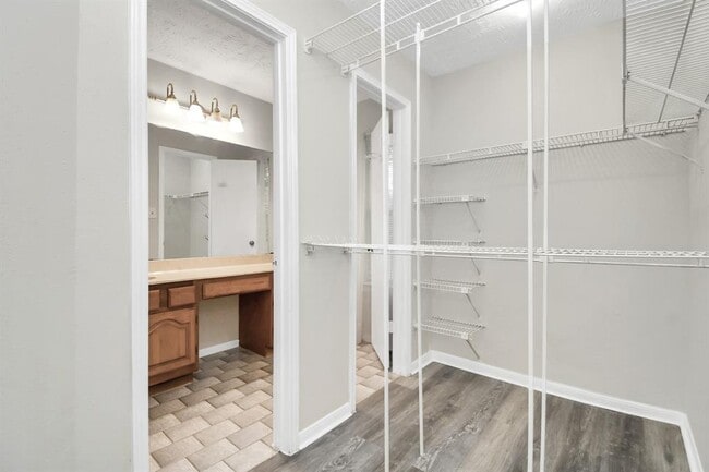 Building Photo - 14810 Cypress Ridge Dr