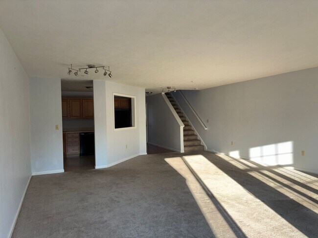 Building Photo - 95 Green Briar Rd