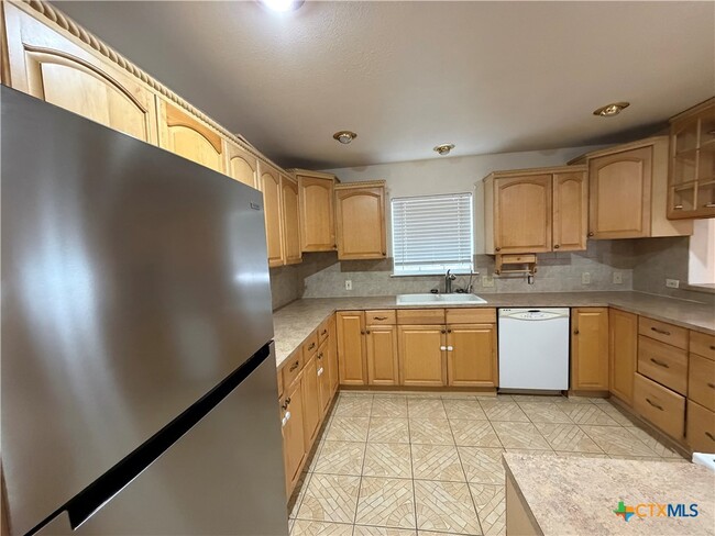 Building Photo - 200 Peggs Pl