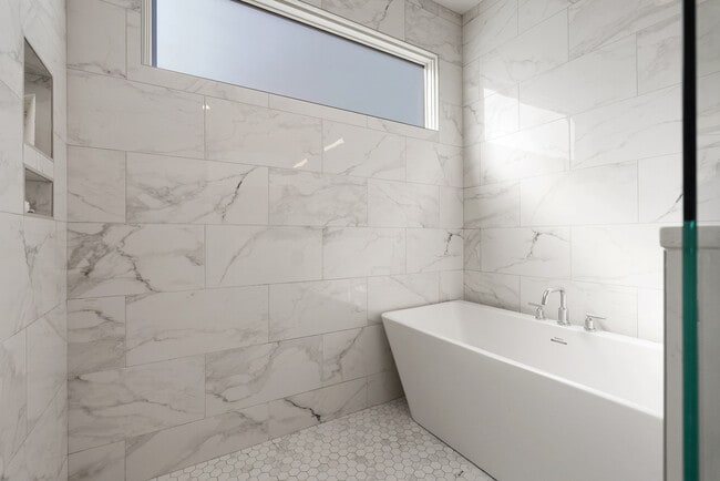 Building Photo - Bradshaw Commons