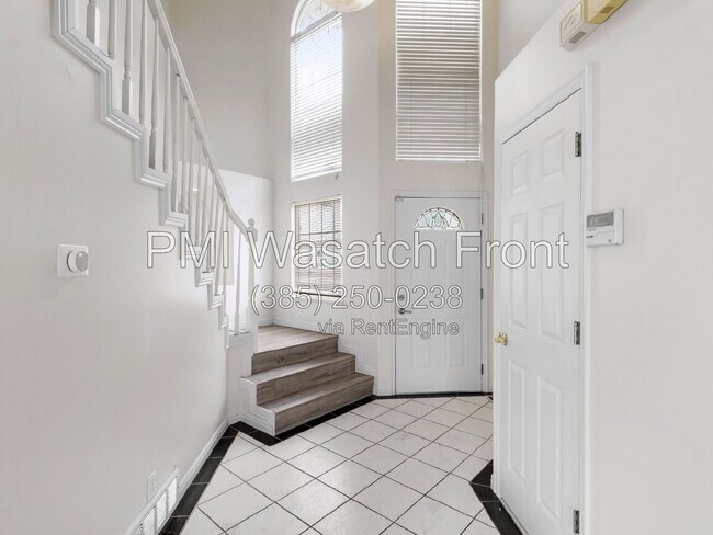 Building Photo - 3211 S 945 E