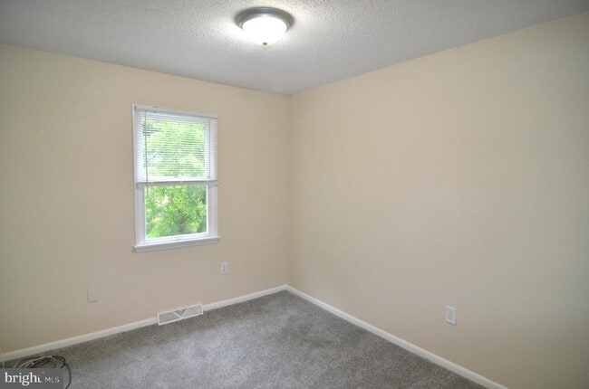 Building Photo - 21632 Shangri-La Wy